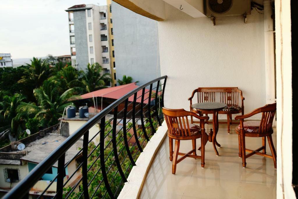 3 Bhk Apartment With River View Pangim Exterior foto