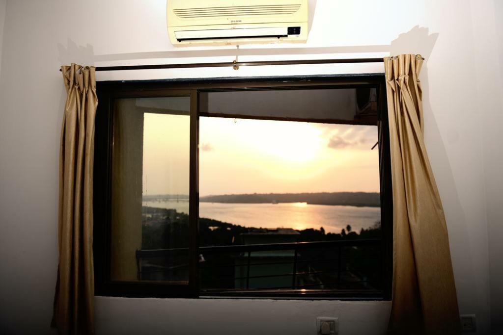 3 Bhk Apartment With River View Pangim Exterior foto